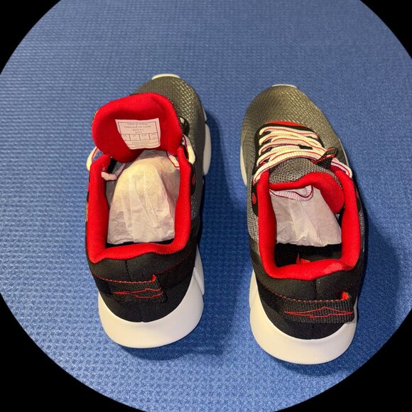 AVI-Blitz Steel Gray/Jet Black/Chinese Red Boys Size 3 Sneakers - Picture 7 of 10